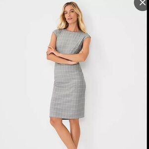 NWT Ann Taylor Cap Sleeve Sheath Dress in Light Blue Plaid, size 4